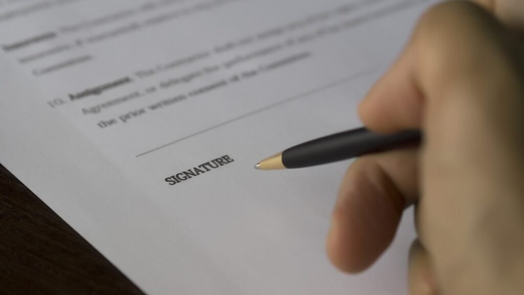 Schritt für Schritt zum DTZ A2+ B1 Lösungen PDF Arbeitsbuch kostenlos herunterladen.